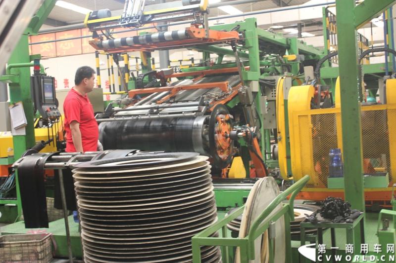 5月14日，山东皓宇橡胶有限公司（生产犇牛轮胎）在山东寿光凯莱大酒店举行皓宇集团五周年庆典暨品牌研讨会。来自全国的近200位经销商以及媒体参加了庆典活动。