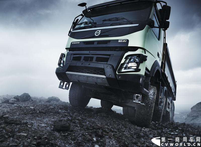 5月19日，韩国首尔，沃尔沃卡车全新系列正式进入亚洲市场，包括荣获欧洲“2014国际年度重卡”称号的沃尔沃旗舰车型——全新FH。通过一系列上市活动，沃尔沃集团将高端卡车的定义推向更高标准，并将引领运输业的发展。图为沃尔沃全新FMX。