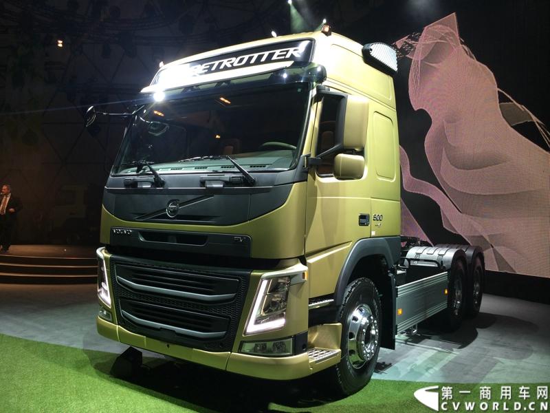 5月19日，韩国首尔，沃尔沃卡车全新系列正式进入亚洲市场，包括荣获欧洲“2014国际年度重卡”称号的沃尔沃旗舰车型——全新FH。通过一系列上市活动，沃尔沃集团将高端卡车的定义推向更高标准，并将引领运输业的发展。图为沃尔沃全新FM重卡亚洲上市。