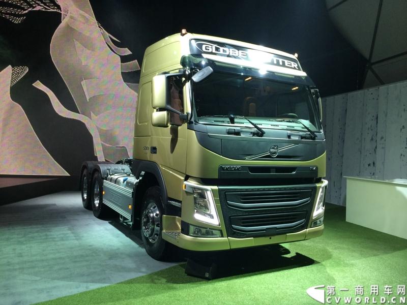 5月19日，韩国首尔，沃尔沃卡车全新系列正式进入亚洲市场，包括荣获欧洲“2014国际年度重卡”称号的沃尔沃旗舰车型——全新FH。通过一系列上市活动，沃尔沃集团将高端卡车的定义推向更高标准，并将引领运输业的发展。图为沃尔沃全新FM重卡亚洲上市。