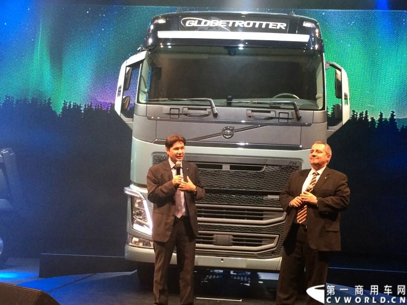 5月19日，韩国首尔，沃尔沃卡车全新系列正式进入亚洲市场，包括荣获欧洲“2014国际年度重卡”称号的沃尔沃旗舰车型——全新FH。通过一系列上市活动，沃尔沃集团将高端卡车的定义推向更高标准，并将引领运输业的发展。图为沃尔沃全新FH旗舰车型亚洲上市。