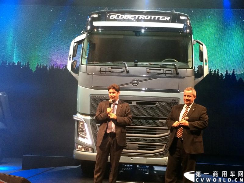 5月19日，韩国首尔，沃尔沃卡车全新系列正式进入亚洲市场，包括荣获欧洲“2014国际年度重卡”称号的沃尔沃旗舰车型——全新FH。通过一系列上市活动，沃尔沃集团将高端卡车的定义推向更高标准，并将引领运输业的发展。图为沃尔沃全新FH旗舰车型亚洲上市。