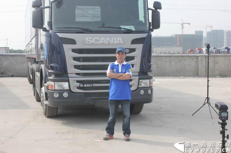 “2014斯堪尼亚中国卡车驾驶员大赛”首站区域赛于6月15日在深圳鸣锣开战。50名顶尖选手从约500名深圳区域报名者中脱颖而出，争夺深圳区域赛的前三甲。图为赛前培训。