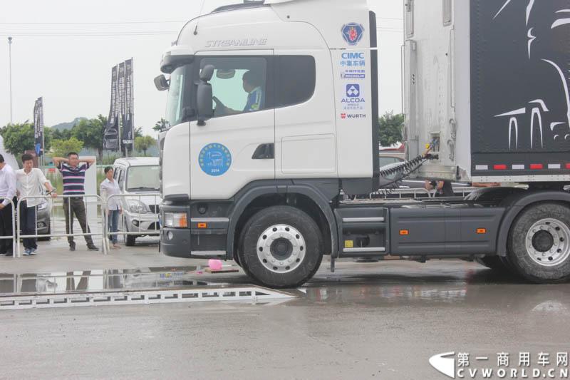 “2014斯堪尼亚中国卡车驾驶员大赛”首站区域赛于6月15日在深圳鸣锣开战。50名顶尖选手从约500名深圳区域报名者中脱颖而出，争夺深圳区域赛的前三甲。