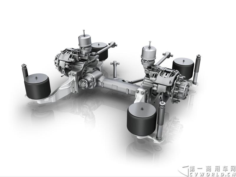 随着汉诺威商用车展的临近，采埃孚公司（ZF）近日在德国亚琛市举行了一场别开生面的新产品试乘试驾活动。在这次活动上，采埃孚向各国媒体展示了最新的商用车传动技术和产品，以及面向未来的前瞻性科技成果。这些成果与结晶，也将在9月份举行的汉诺威车展上展出。图为采埃孚AV133 型新一代门式车桥。