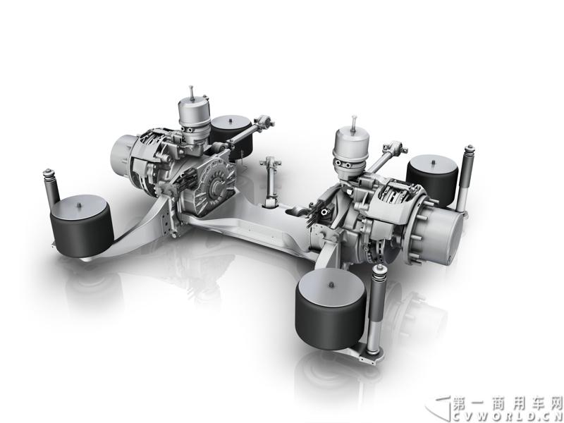 随着汉诺威商用车展的临近，采埃孚公司（ZF）近日在德国亚琛市举行了一场别开生面的新产品试乘试驾活动。在这次活动上，采埃孚向各国媒体展示了最新的商用车传动技术和产品，以及面向未来的前瞻性科技成果。这些成果与结晶，也将在9月份举行的汉诺威车展上展出。图为采埃孚AVE130 型轮边电驱动车桥。
