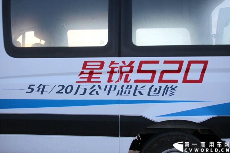 7月30日，江淮星锐4系试乘试驾活动在北京朝阳体育中心拉开帷幕。此次试驾活动主要分为场地试驾和公路试驾两部分，分别从车辆外观、动力性、操控性、制动性以及油耗水平和舒适性，对星锐4系车型进行评测。