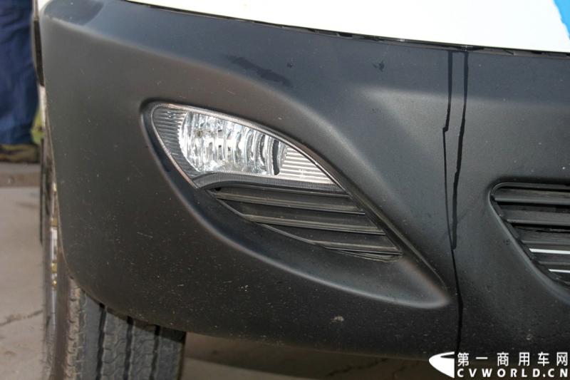 7月30日，江淮星锐4系试乘试驾活动在北京朝阳体育中心拉开帷幕。此次试驾活动主要分为场地试驾和公路试驾两部分，分别从车辆外观、动力性、操控性、制动性以及油耗水平和舒适性，对星锐4系车型进行评测。