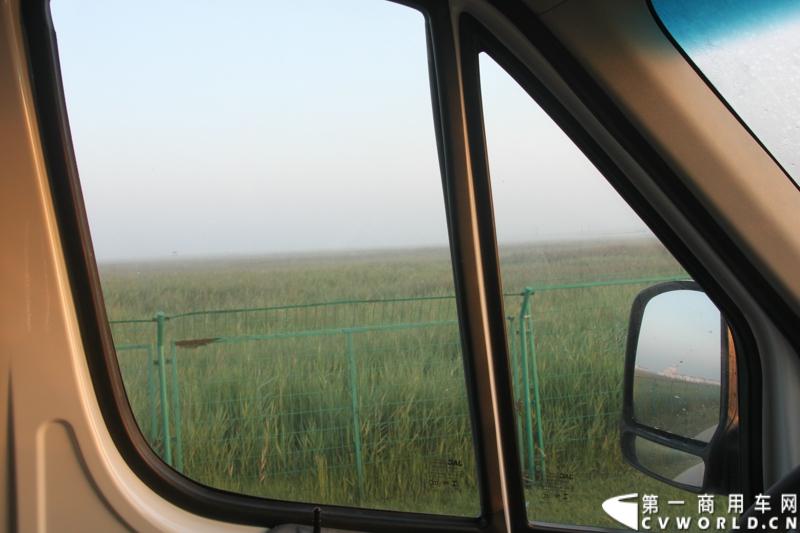 7月30日，江淮星锐4系试乘试驾活动在北京朝阳体育中心拉开帷幕。此次试驾活动主要分为场地试驾和公路试驾两部分，分别从车辆外观、动力性、操控性、制动性以及油耗水平和舒适性，对星锐4系车型进行评测。