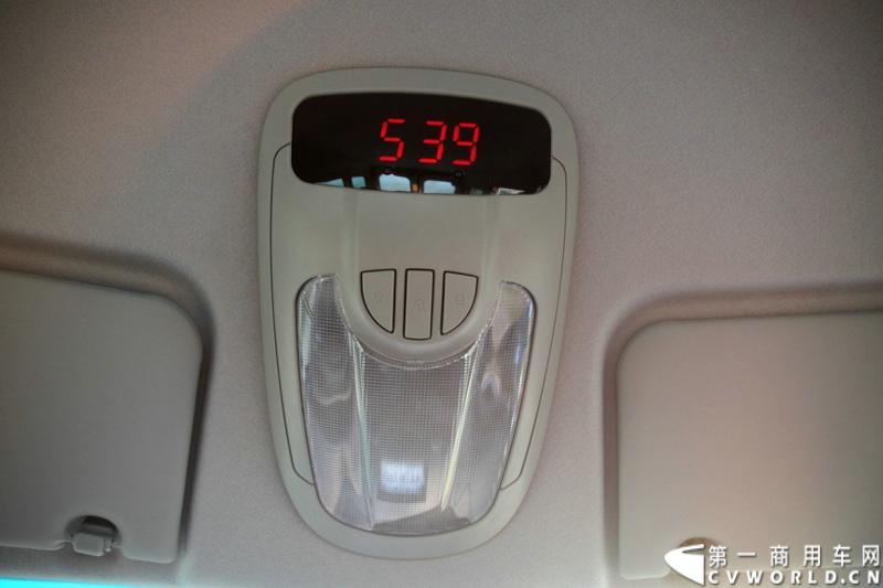 7月30日，江淮星锐4系试乘试驾活动在北京朝阳体育中心拉开帷幕。此次试驾活动主要分为场地试驾和公路试驾两部分，分别从车辆外观、动力性、操控性、制动性以及油耗水平和舒适性，对星锐4系车型进行评测。