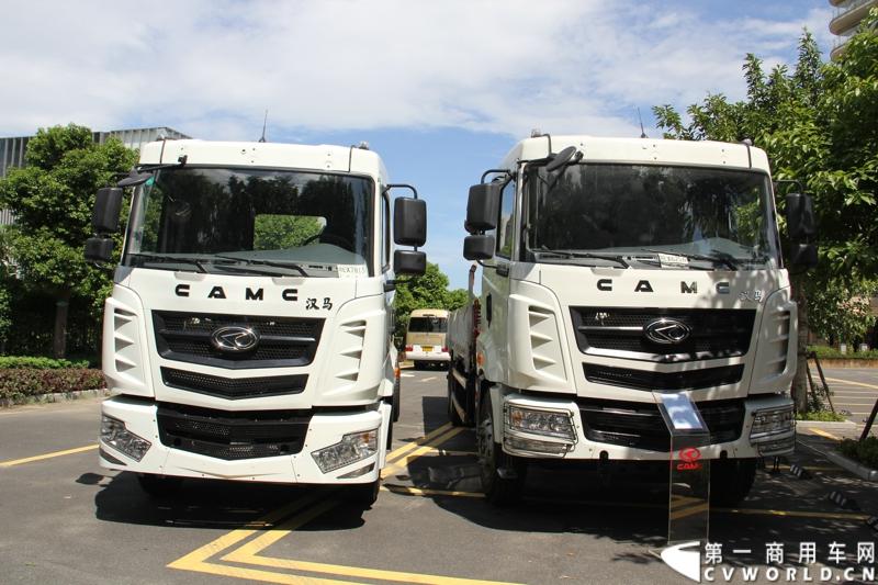 8月18日，以“聚科技之力 展汉马雄风 创新驱动 促企业转型升级”为主题的华菱星马汽车集团2014年年中商务大会在闽南金三角的核心城市——厦门召开。图为华菱星马重卡产品线