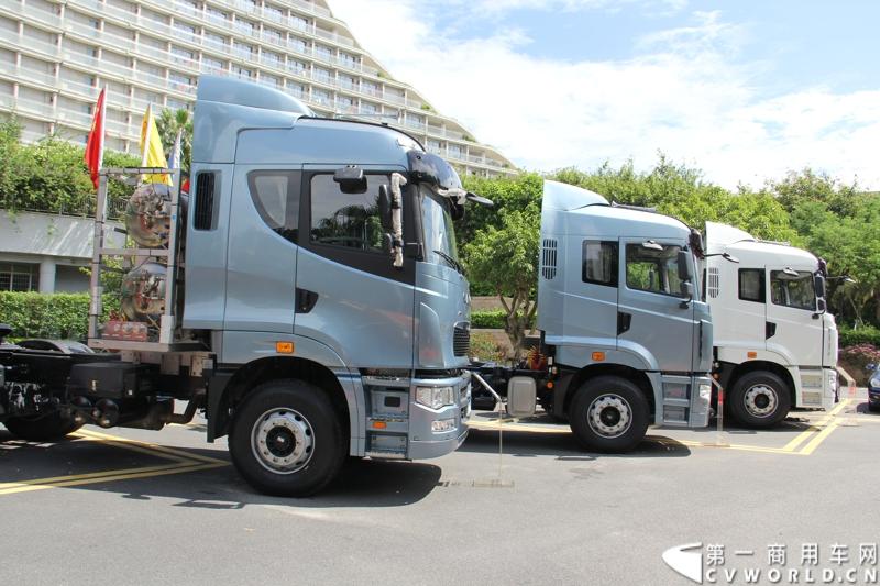 8月18日，以“聚科技之力 展汉马雄风 创新驱动 促企业转型升级”为主题的华菱星马汽车集团2014年年中商务大会在闽南金三角的核心城市——厦门召开。图为华菱星马重卡产品线