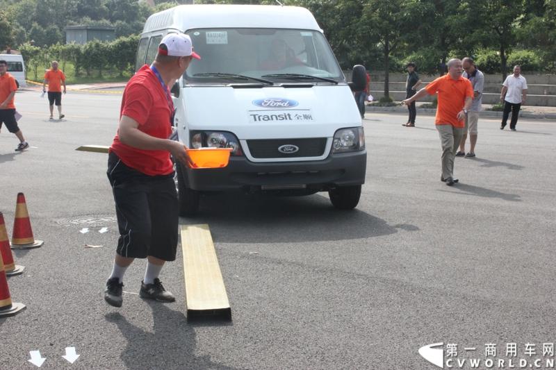 2014福特全顺杯快运快赢运动会的复赛活动已正式启动，从初赛脱颖而出的64支物流代表队伍将继续参与竞赛，角逐最后晋级决赛的名额。图为危机四伏