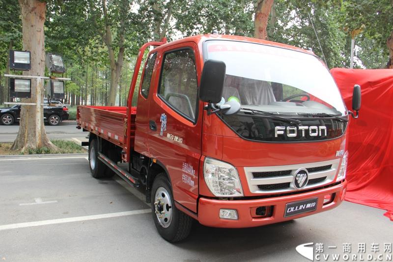 8月26日，福田汽车奥铃品牌2014年中商务会在郑州黄河迎宾馆举行，会议期间还举行了以“科技奥铃 绿动中国”为主题的福田奥铃国IV系列产品发布会，福田奥铃经销商、服务商、专用车厂近300人以及近30家新闻媒体参加了新品发布。图为福田奥铃国IV产品