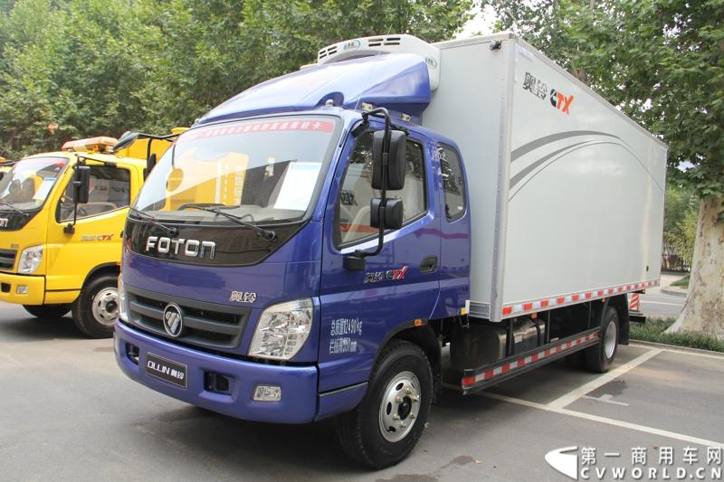 8月26日，福田汽车奥铃品牌2014年中商务会在郑州黄河迎宾馆举行，会议期间还举行了以“科技奥铃 绿动中国”为主题的福田奥铃国IV系列产品发布会，福田奥铃经销商、服务商、专用车厂近300人以及近30家新闻媒体参加了新品发布。图为福田奥铃国IV产品