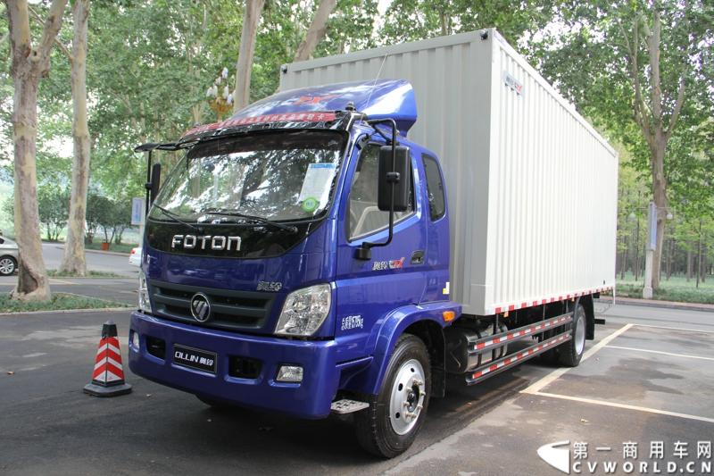 8月26日，福田汽车奥铃品牌2014年中商务会在郑州黄河迎宾馆举行，会议期间还举行了以“科技奥铃 绿动中国”为主题的福田奥铃国IV系列产品发布会，福田奥铃经销商、服务商、专用车厂近300人以及近30家新闻媒体参加了新品发布。图为福田奥铃国IV产品