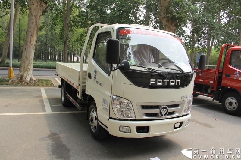 8月26日，福田汽车奥铃品牌2014年中商务会在郑州黄河迎宾馆举行，会议期间还举行了以“科技奥铃 绿动中国”为主题的福田奥铃国IV系列产品发布会，福田奥铃经销商、服务商、专用车厂近300人以及近30家新闻媒体参加了新品发布。图为福田奥铃国IV产品