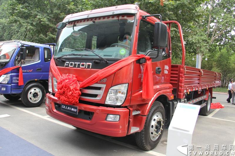 8月26日，福田汽车奥铃品牌2014年中商务会在郑州黄河迎宾馆举行，会议期间还举行了以“科技奥铃 绿动中国”为主题的福田奥铃国IV系列产品发布会，福田奥铃经销商、服务商、专用车厂近300人以及近30家新闻媒体参加了新品发布。图为福田奥铃国IV新品发布