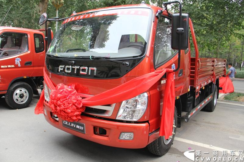 8月26日，福田汽车奥铃品牌2014年中商务会在郑州黄河迎宾馆举行，会议期间还举行了以“科技奥铃 绿动中国”为主题的福田奥铃国IV系列产品发布会，福田奥铃经销商、服务商、专用车厂近300人以及近30家新闻媒体参加了新品发布。图为福田奥铃国IV新品发布