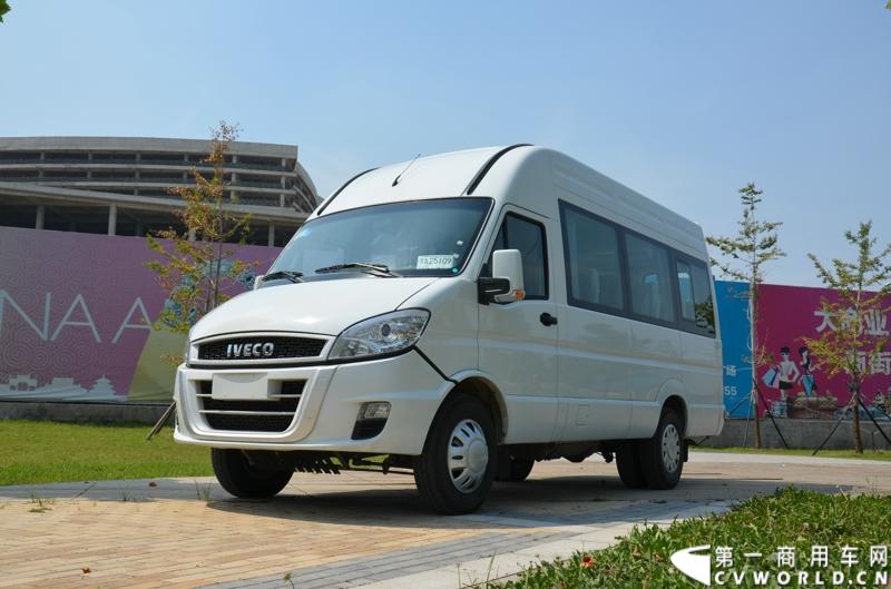 8月27日，由南京依维柯发起的“中国梦绿色行”——2014年依维柯全国环保巡展活动来到北京。据了解，本次活动分南北两条线路展开，途经16座城市，总行驶里程逾一万公里。图为依维柯Power  Daily  2014