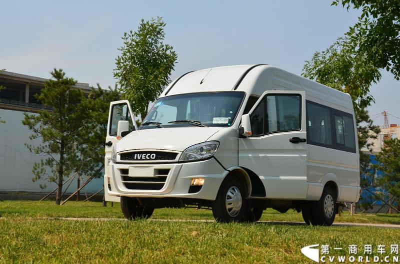 8月27日，由南京依维柯发起的“中国梦绿色行”——2014年依维柯全国环保巡展活动来到北京。据了解，本次活动分南北两条线路展开，途经16座城市，总行驶里程逾一万公里。图为依维柯Power  Daily  2014