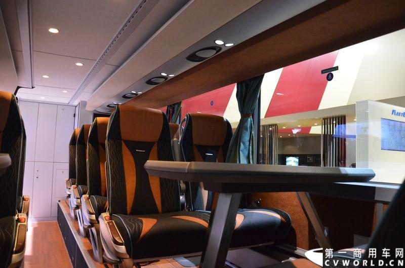 2014 IAA:奔驰SETRA S431DT客车