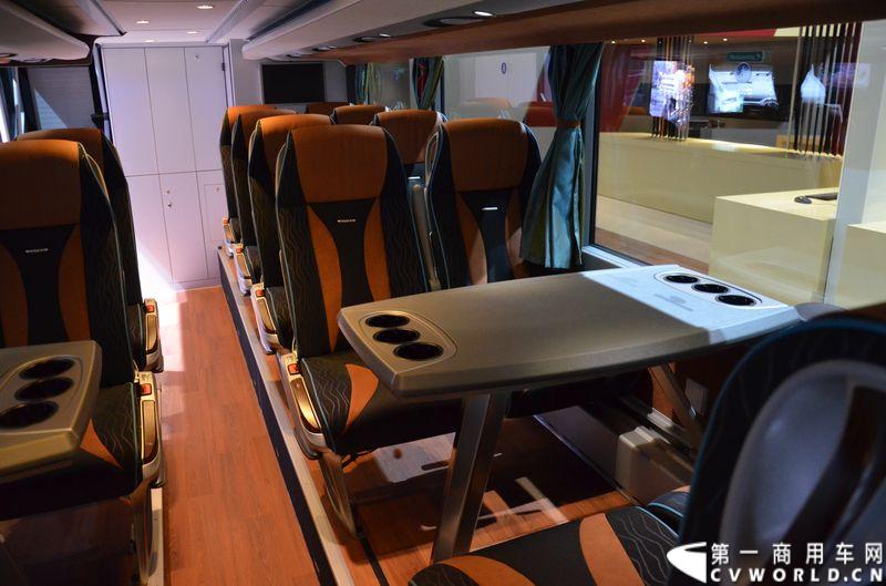 2014 IAA:奔驰SETRA S431DT客车