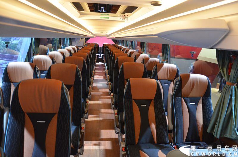 2014 IAA:奔驰SETRA S431DT客车