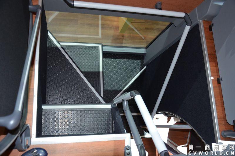 2014 IAA:奔驰SETRA S431DT客车