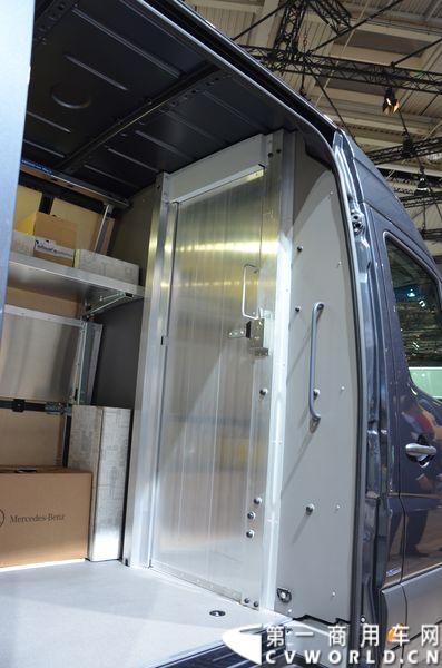 探馆汉诺威之奔驰轻客篇。图为奔驰Sprinter 313 CDI 