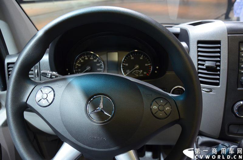 探馆汉诺威之奔驰轻客篇。图为奔驰Sprinter 313 CDI 