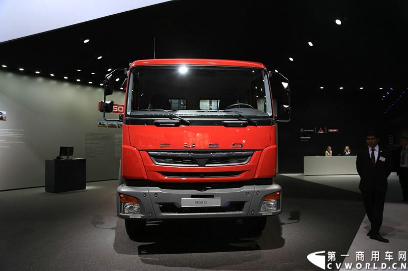 2014汉诺威之最强阵容奔驰卡车篇。图为FUSO F1