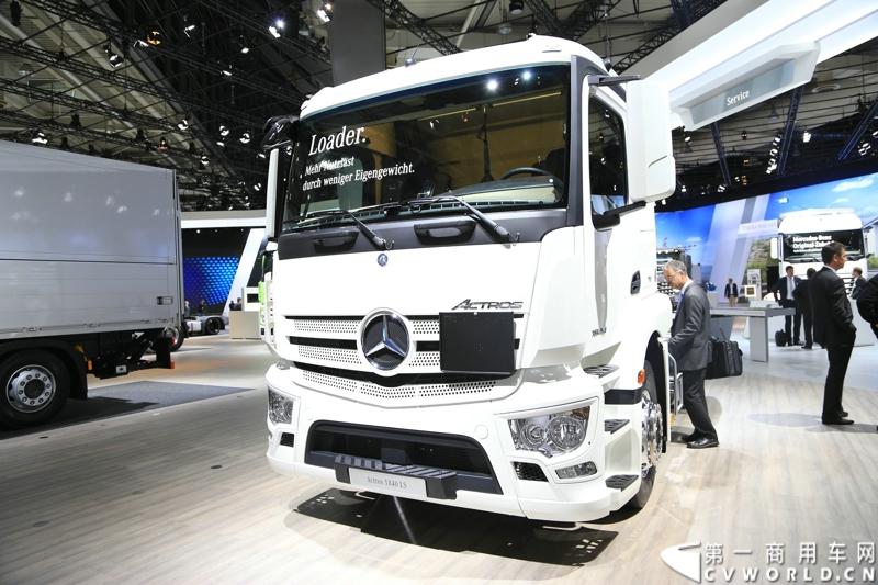 2014汉诺威之最强阵容奔驰卡车篇。图为ACTROS 1840 LS