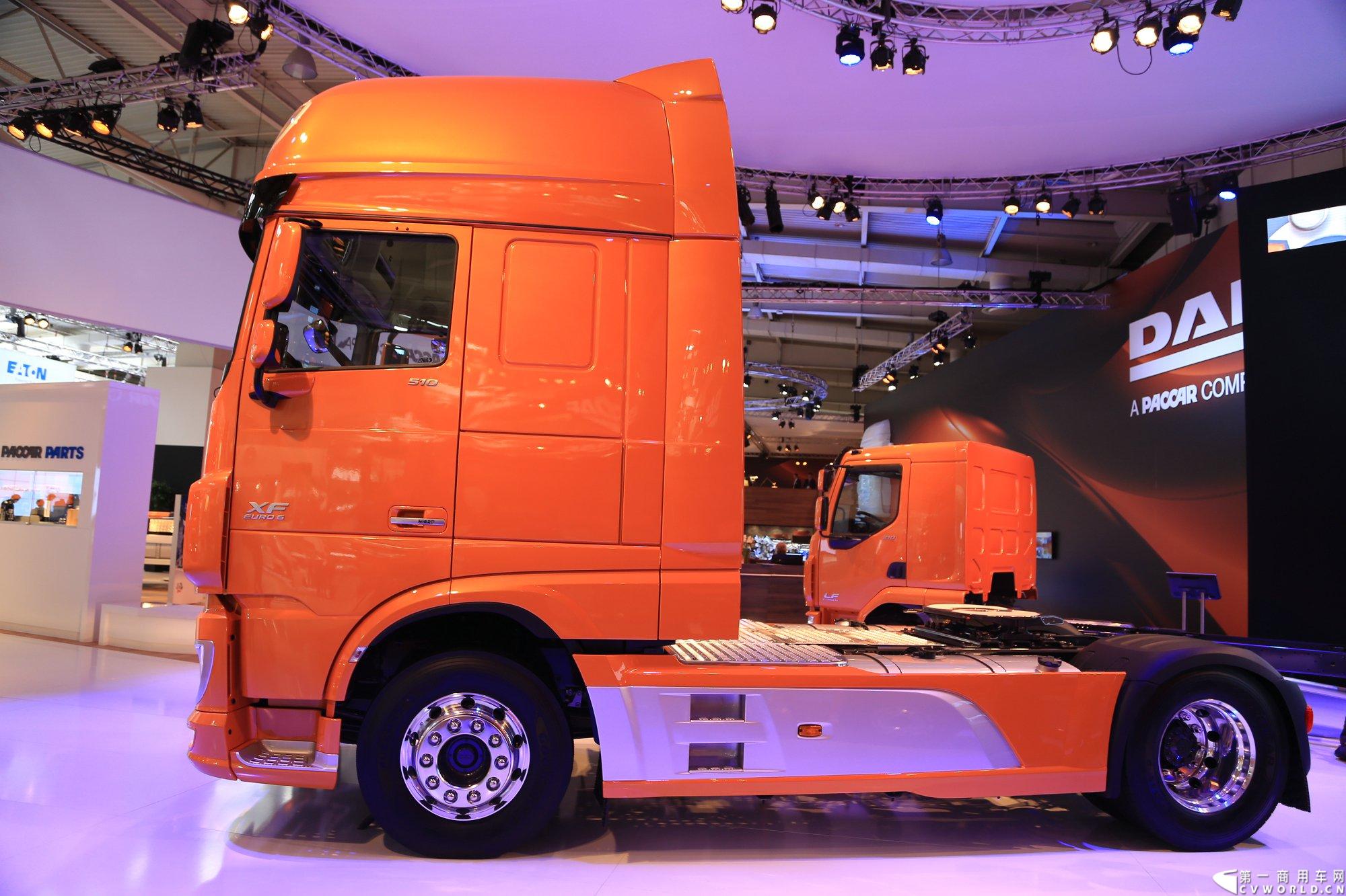 探馆汉诺威之橙色风暴达夫篇。图为DAF XF 510 4x2 牵引车。