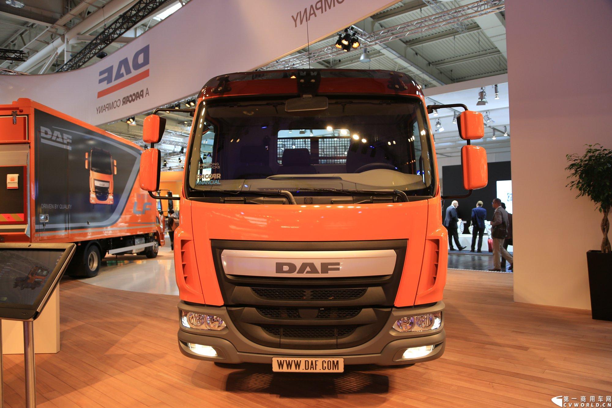 探馆汉诺威之橙色风暴达夫篇。图为DAF LF 180  4x2 自卸车