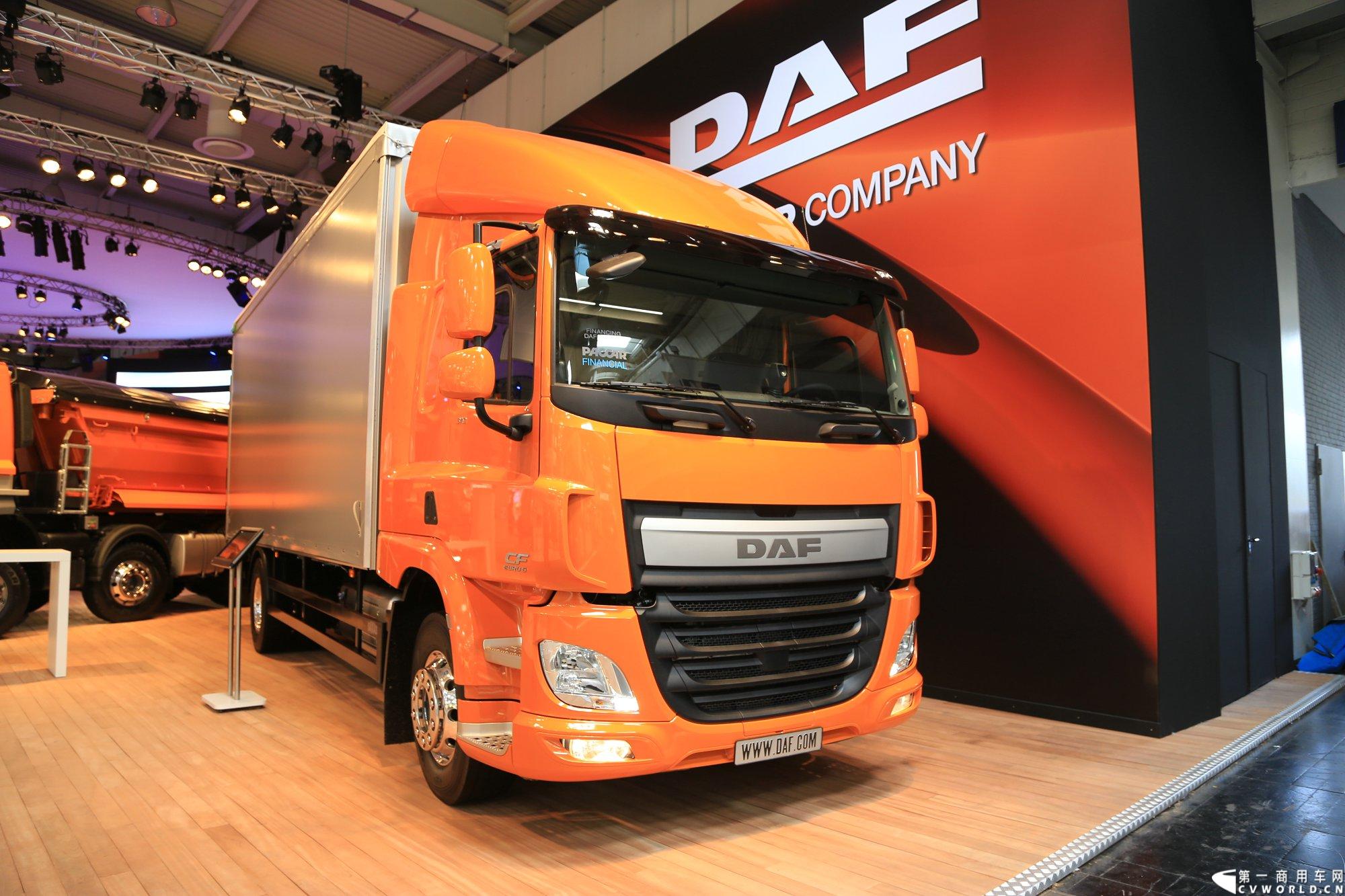 探馆汉诺威之橙色风暴达夫篇。图为DAF CF 460 8x4 自卸车