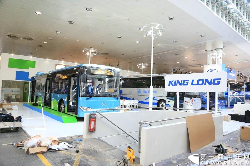 探馆汉诺威之大金龙客车篇。图为大金龙现场展车