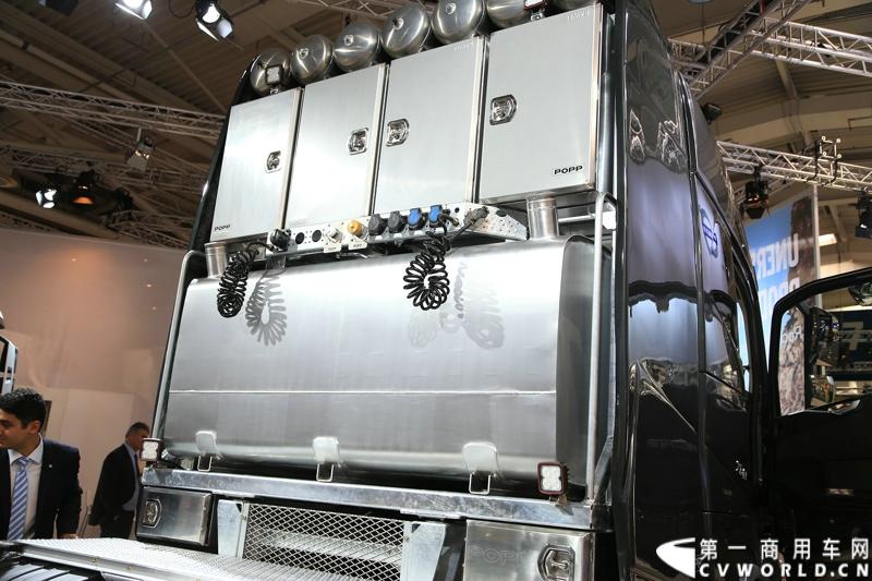 探馆汉诺威之沃尔沃篇。图为沃尔沃FH16大件车