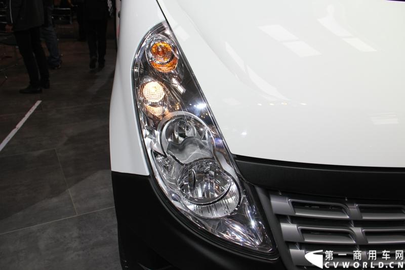 探馆汉诺威之雷诺轻客篇。图为雷诺MASTER 165.35 L3-H2欧系大VAN 