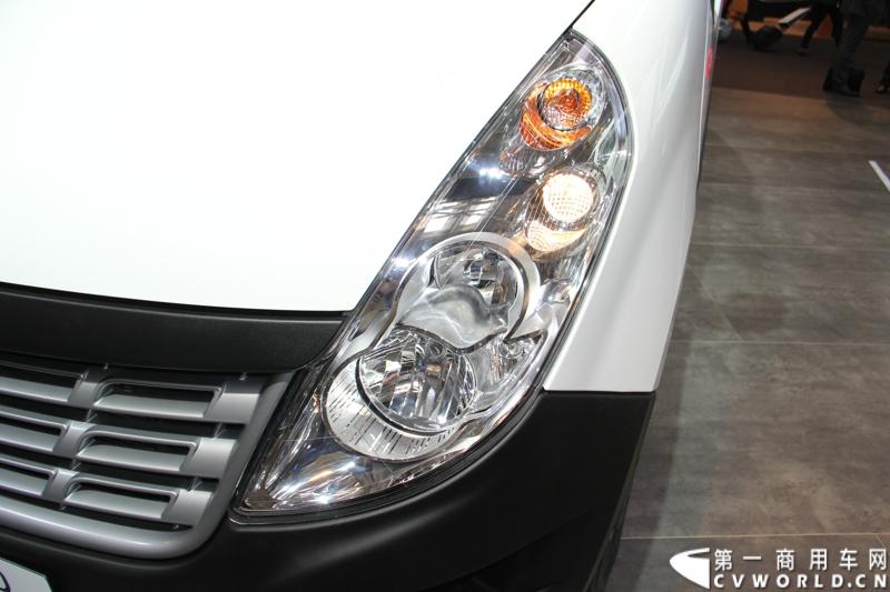 探馆汉诺威之雷诺轻客篇。图为雷诺MASTER 165.35 L3-H2欧系大VAN 