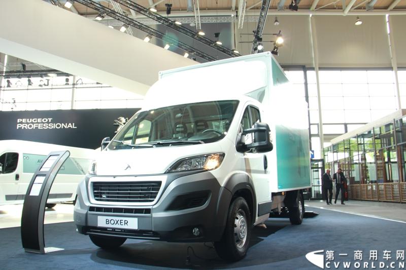 探馆汉诺威之标致轻客篇。图为标致BOXER