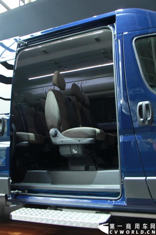 探馆汉诺威之标致轻客篇。图为标致BOXER