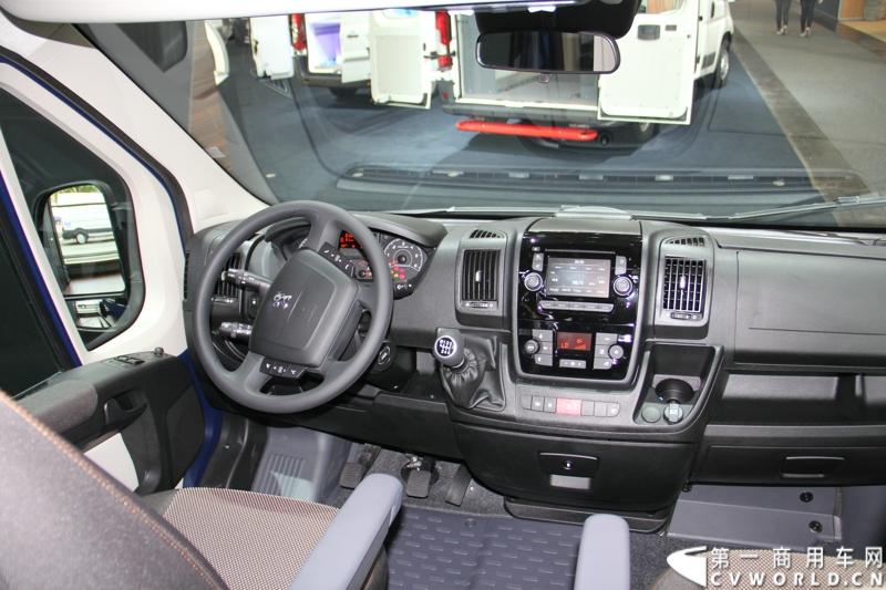 探馆汉诺威之标致轻客篇。图为标致BOXER