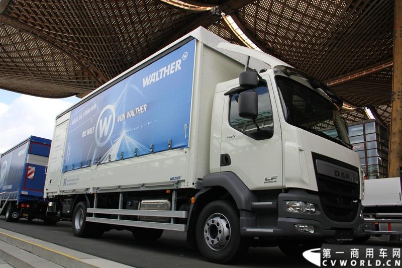 探馆汉诺威之橙色风暴达夫篇。图为DAF LF厢式货车