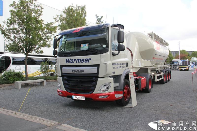 探馆汉诺威之橙色风暴达夫篇。图为DAF牵引车