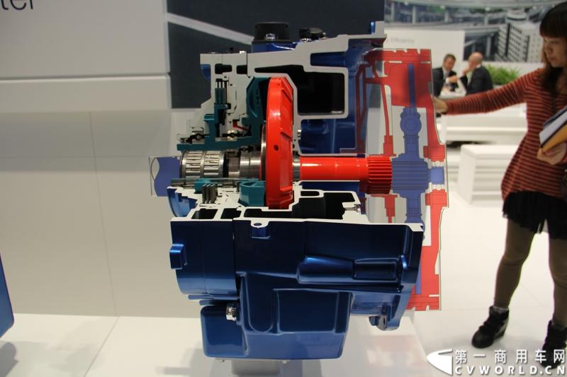 探馆汉诺威之福伊特篇。图为福伊特VIAB启动缓速离合器 