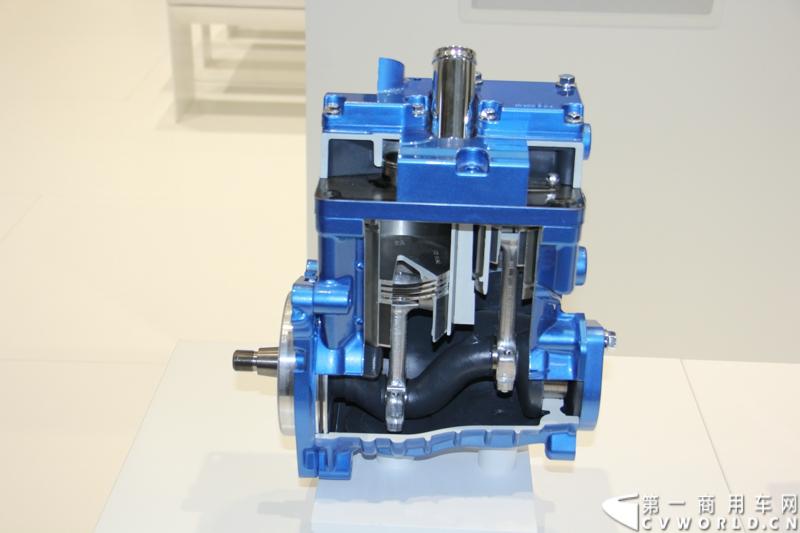 探馆汉诺威之福伊特篇。图为福伊特空气压缩机
