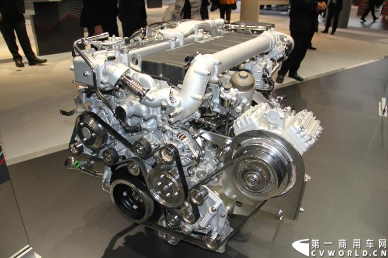 探馆汉诺威之曼全系柴油机及气体机篇。图为11L的MAN D2066 LOH32欧六排放发动机 