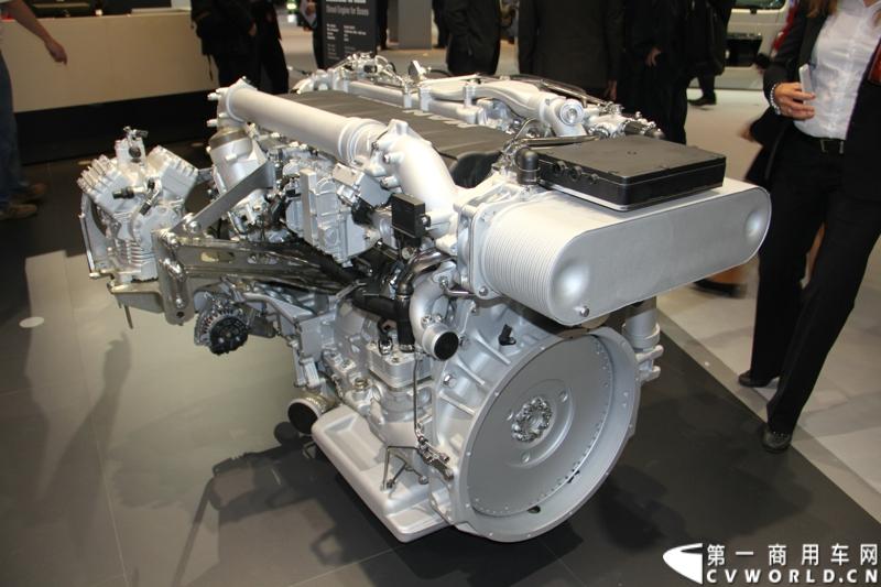 探馆汉诺威之曼全系柴油机及气体机篇。图为11L的MAN D2066 LOH32欧六排放发动机 