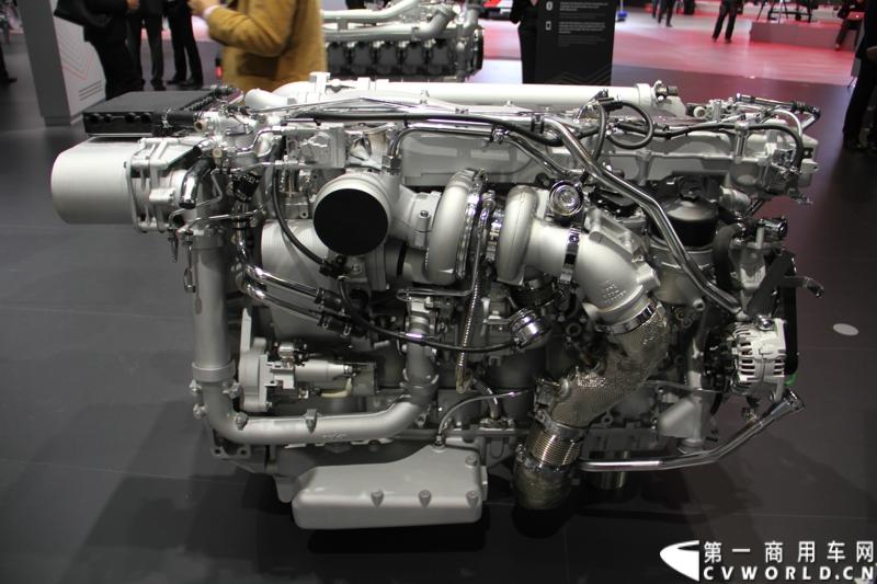 探馆汉诺威之曼全系柴油机及气体机篇。图为11L的MAN D2066 LOH32欧六排放发动机 